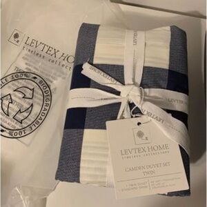 Levtex Navy duvet cover and sham